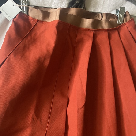 Wide Pleated rusty orange Skirt - Picture 2 of 3